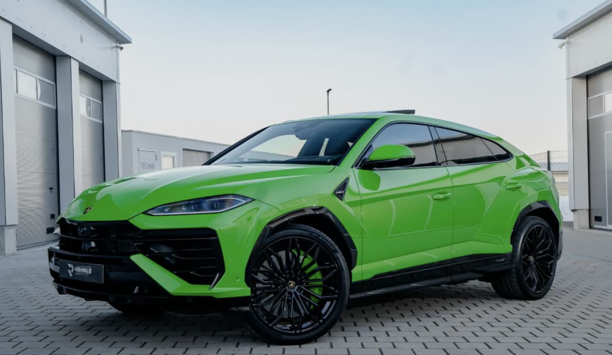 Lamborghini Urus verte vue de trois quarts avant